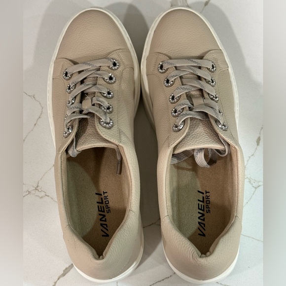 Vaneli Ysenia. Women’s Size 10. Color cream. - Picture 5 of 12